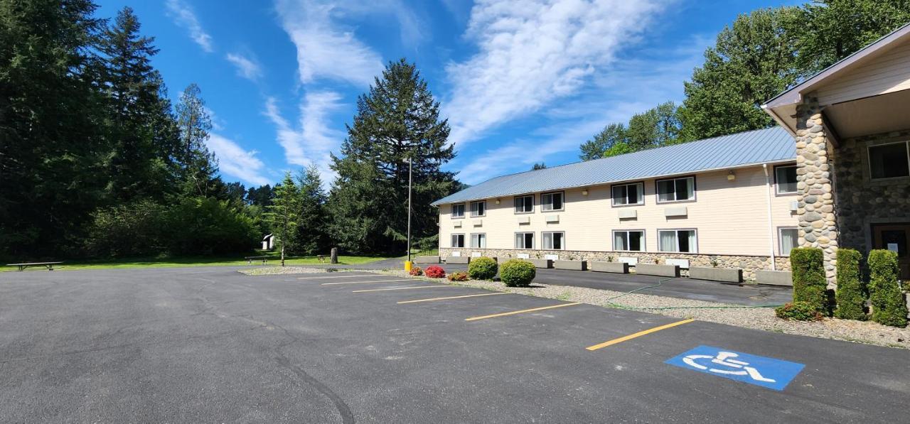 Crest Trail Hotel Packwood