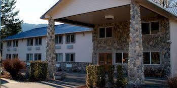 Crest Trail Hotel Packwood